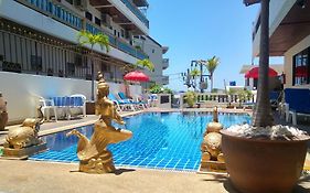 Blue Sky Patong Hotel 3*